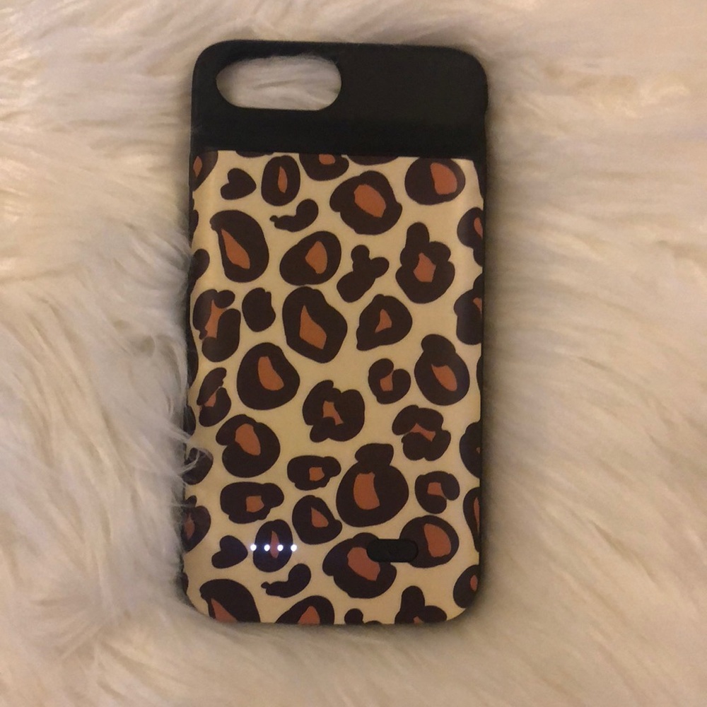 •Cute leopard print power 2.0 8 plus case•